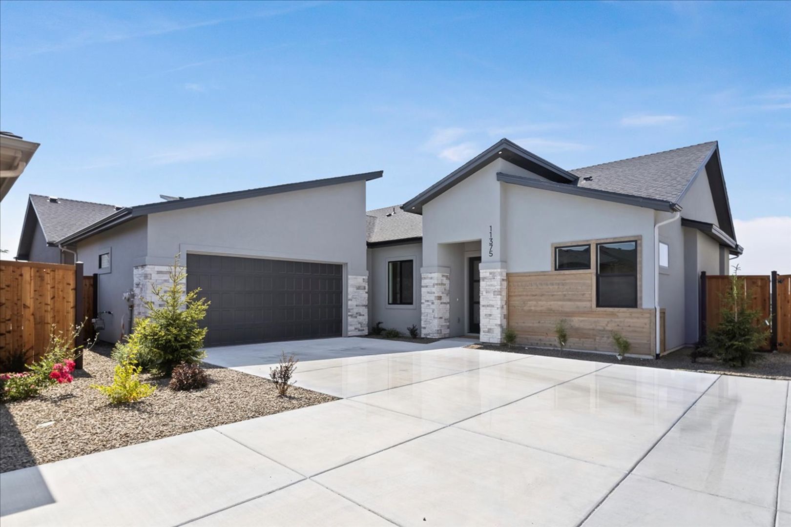 Kuna House: 11375 W Perthshire Ln