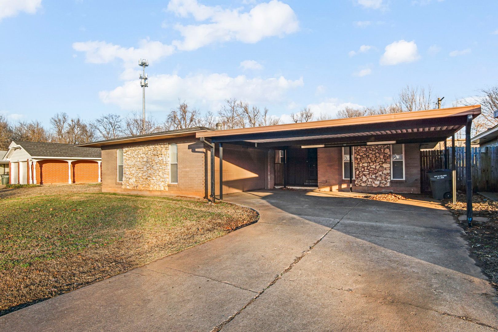 Del City House: 4118 SE 14th St