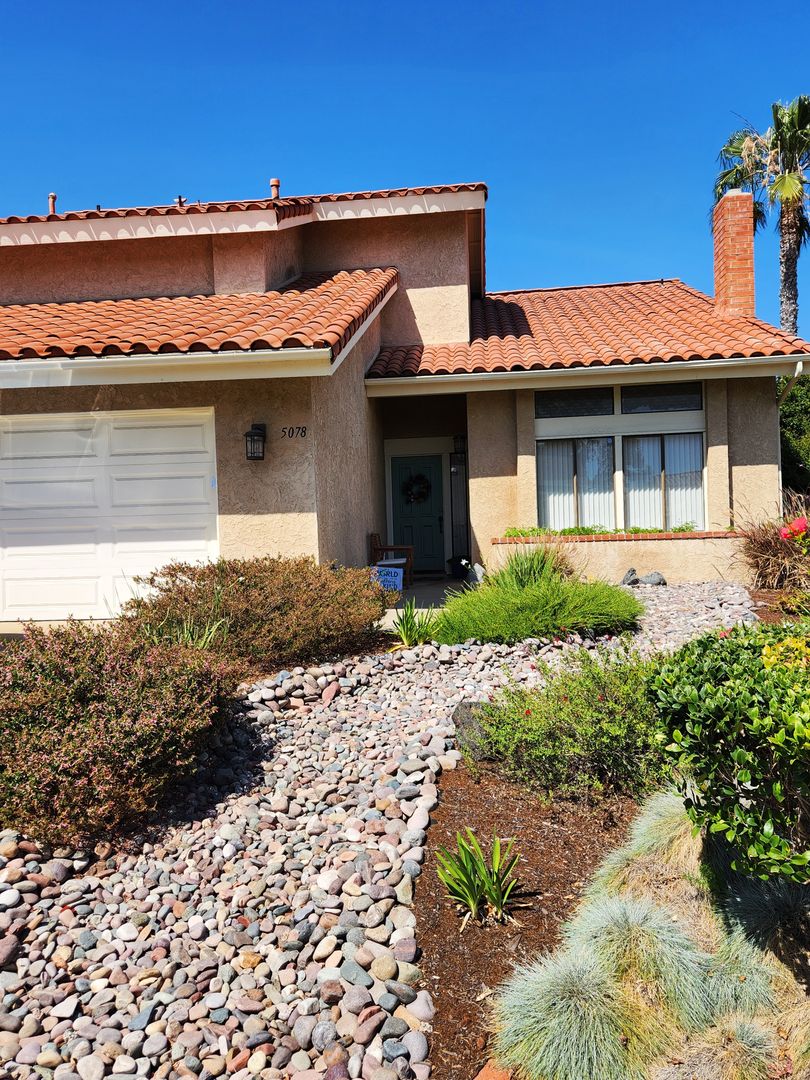 San Diego House: 5078 Via Cinta