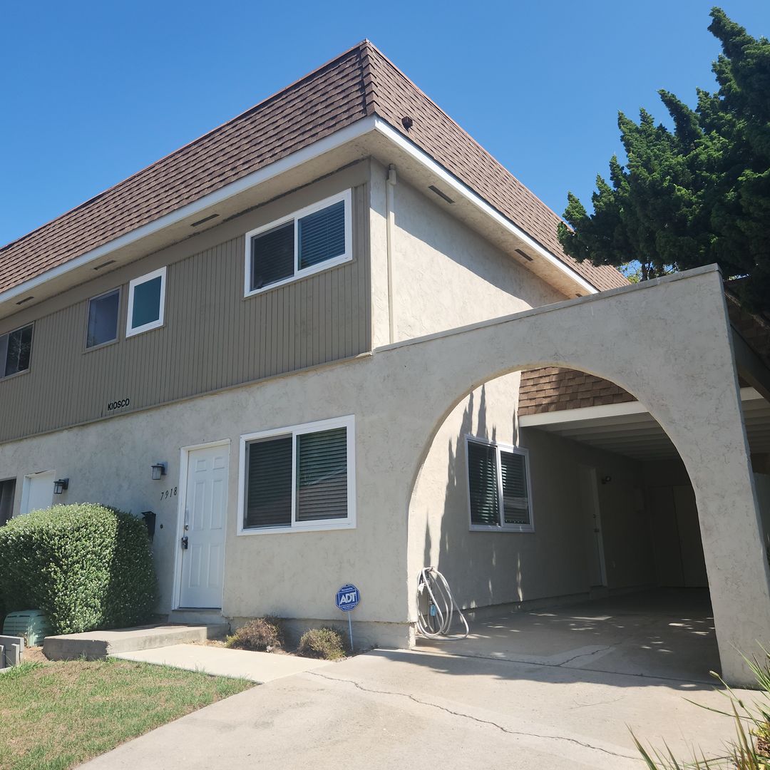 San Diego House: 7918 Camino Kiosco