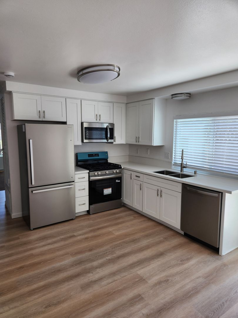 San Diego House: 11087 Clairemont Mesa Blvd