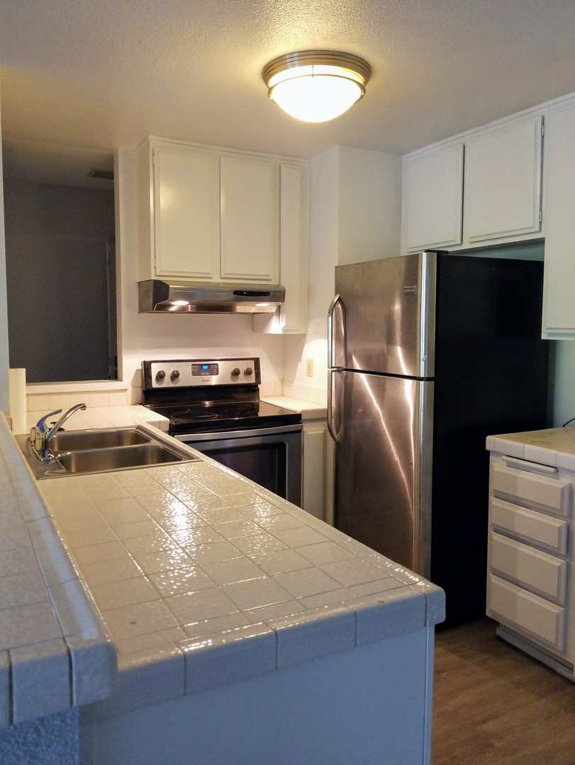 San Diego House: 10425 Caminito Cuervo #211