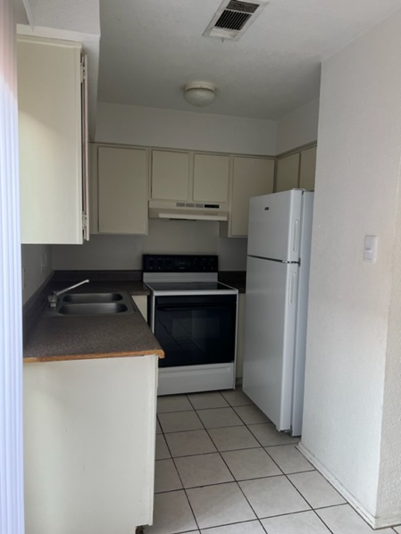 Denton Apartment: Grandview Garden Apartments