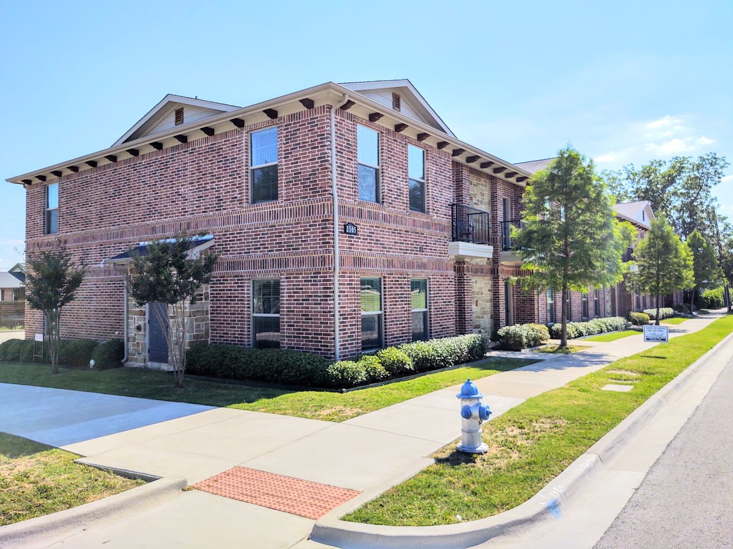 Denton Apartment: 2505 W Hickory