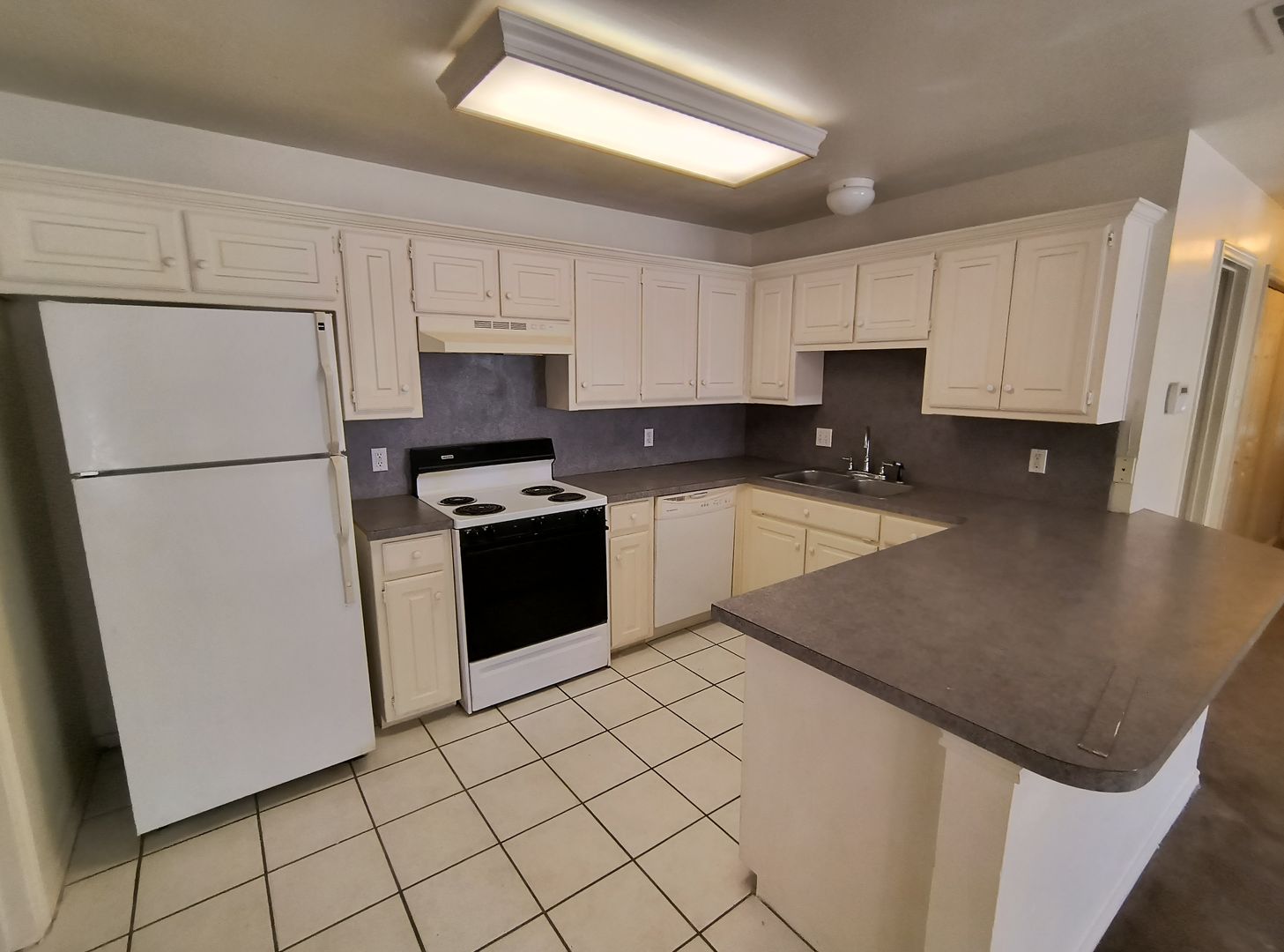 Beautiful 3-Bedroom, 2-Bath Home with Attached Garage and Prime Location