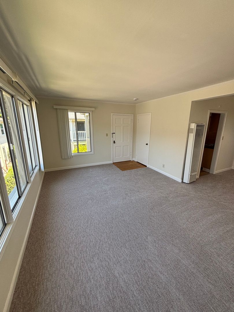 Menlo Park Apartment: 1031 Noel Drive