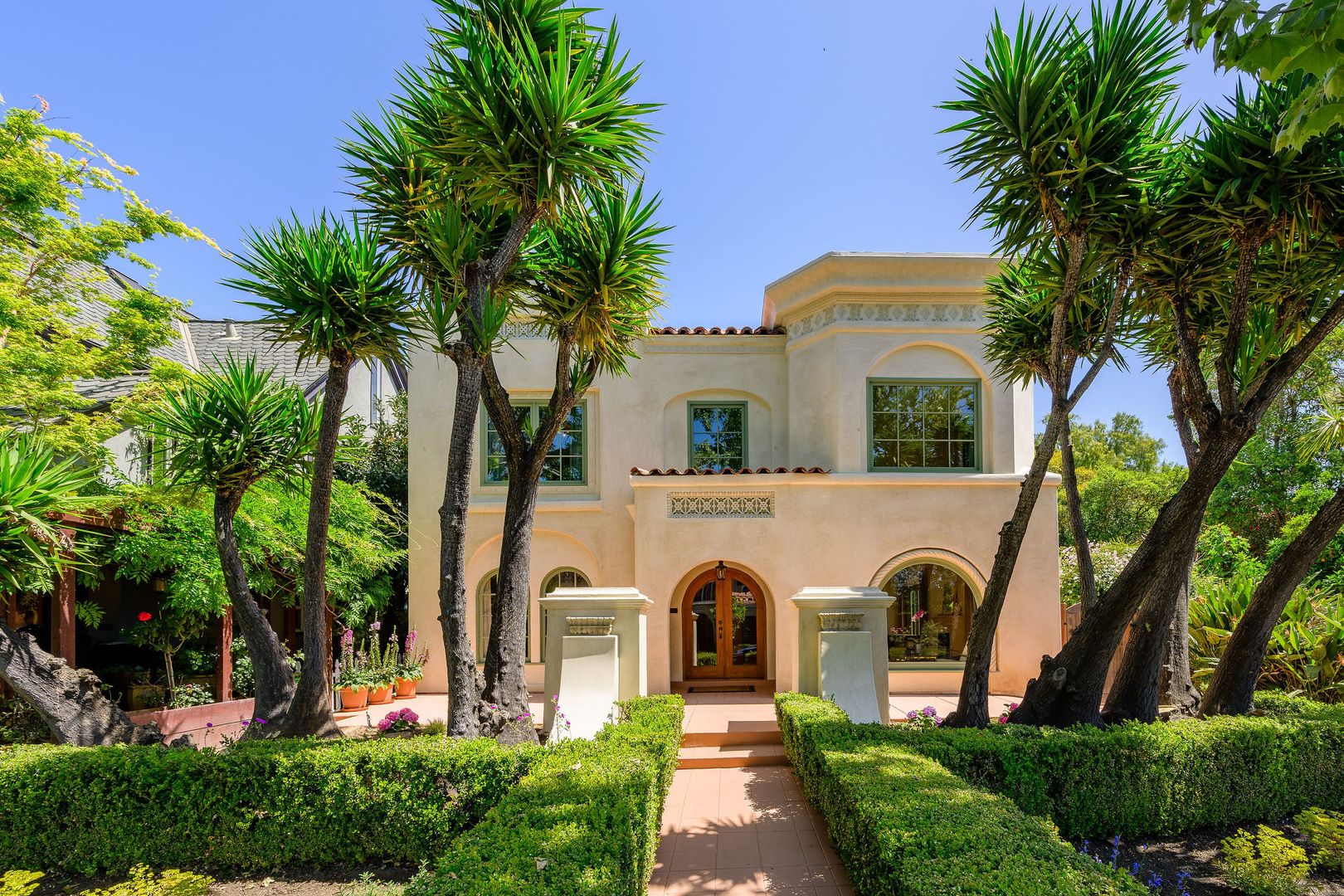 San Jose House: 2052 Alameda Way