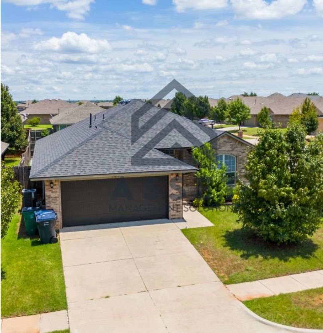 Edmond House: 19620 Vivace Dr