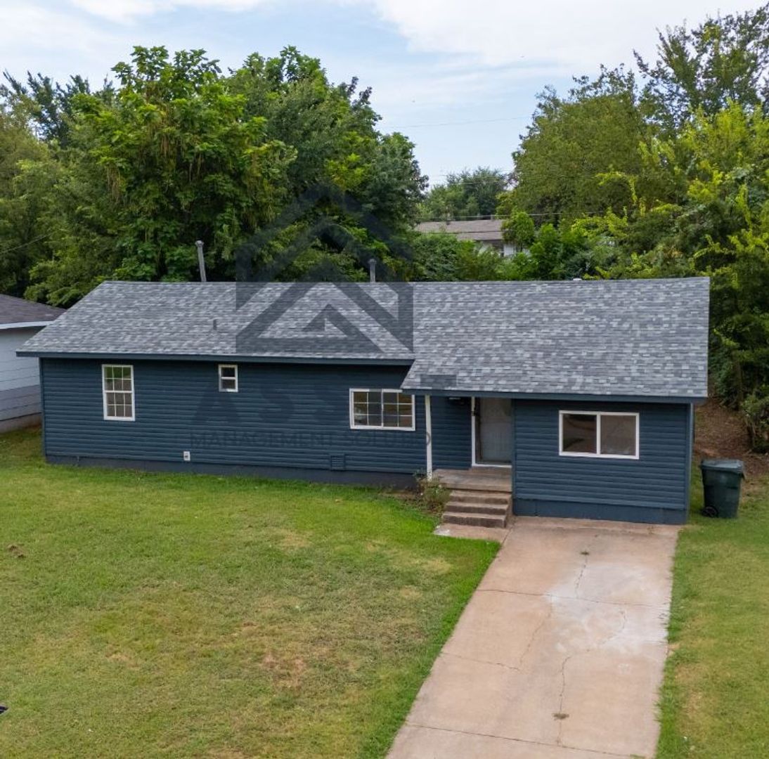 Midwest City House: 1040 Sycamore Dr.