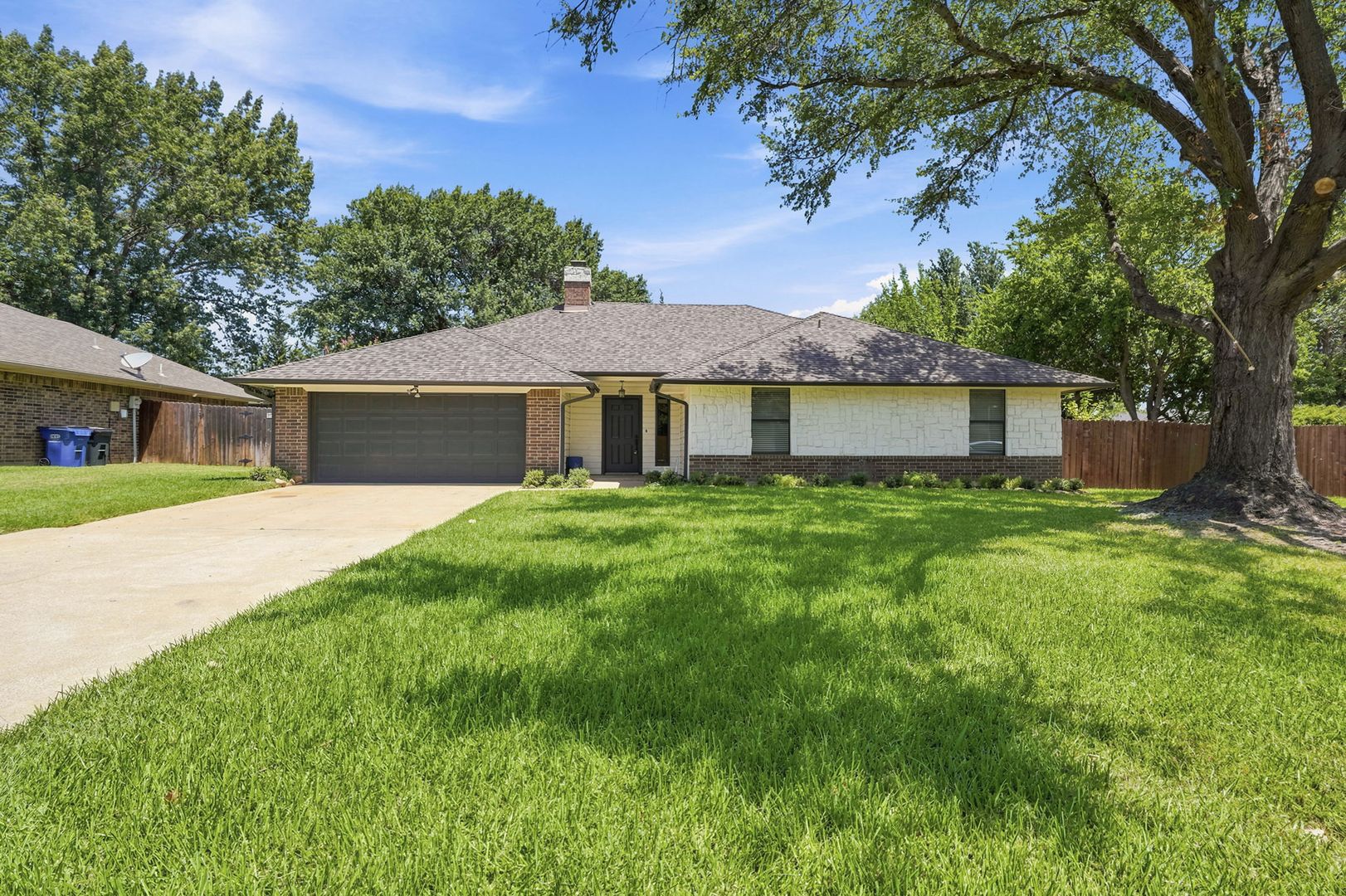 Southlake House: 306 Dove Creek Trail
