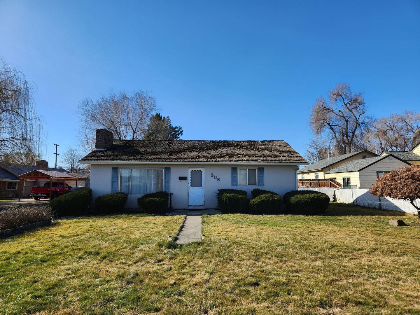 N. 24th Ave 2 bedroom House w/DOUBLE GARAGE!