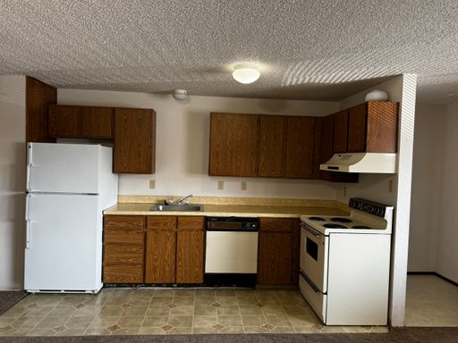 N. 5th Ave large 1 br 1ba water/sewer/garbage paid.