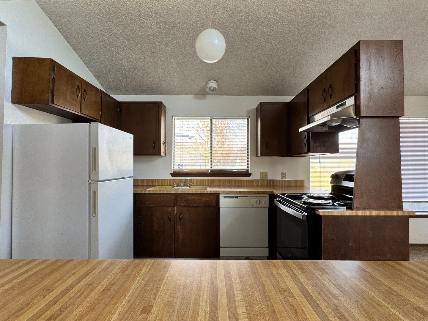 Yakima Apartment: 801 S. 48th Ave