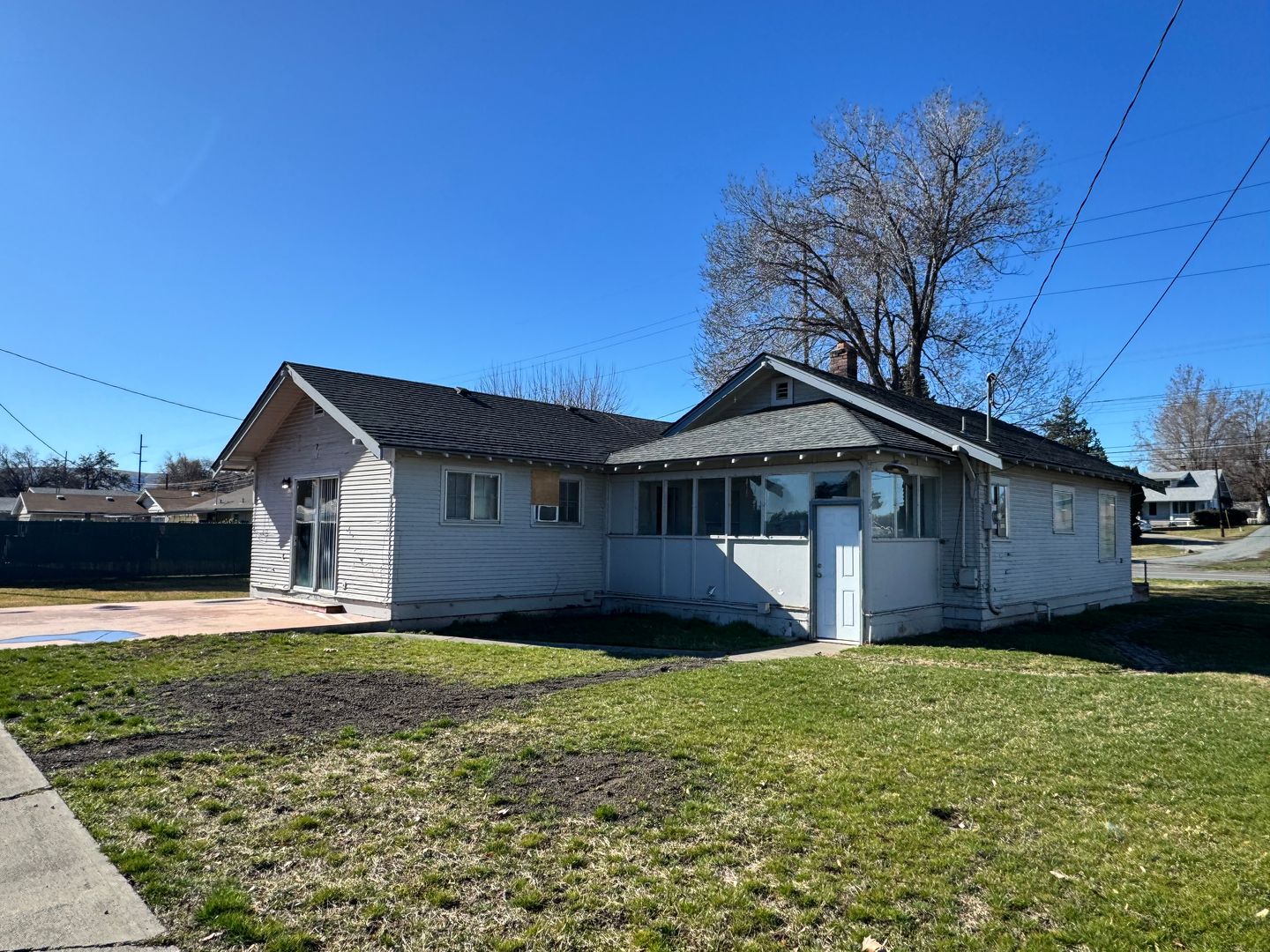 Yakima House: 1301 S 16th Ave