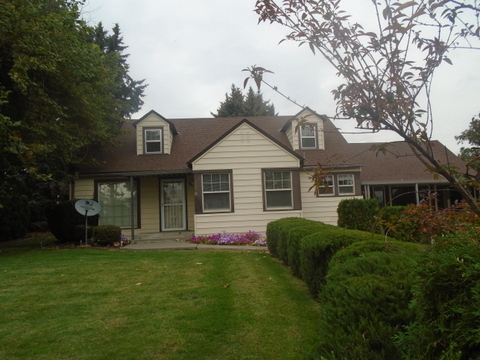 38th Ave large 4br 2ba OWNER PAYS POWER, WSG, AND LAWN MOWING!!! – photo 1