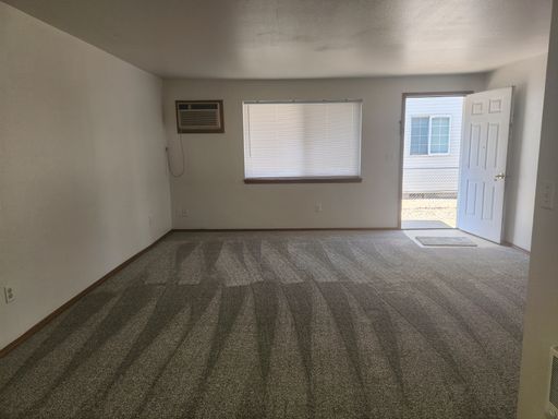 Occupied, do not disturb tenants 2 BR 2 BA DOUBLE ATTACHED GARAGE! – photo 1
