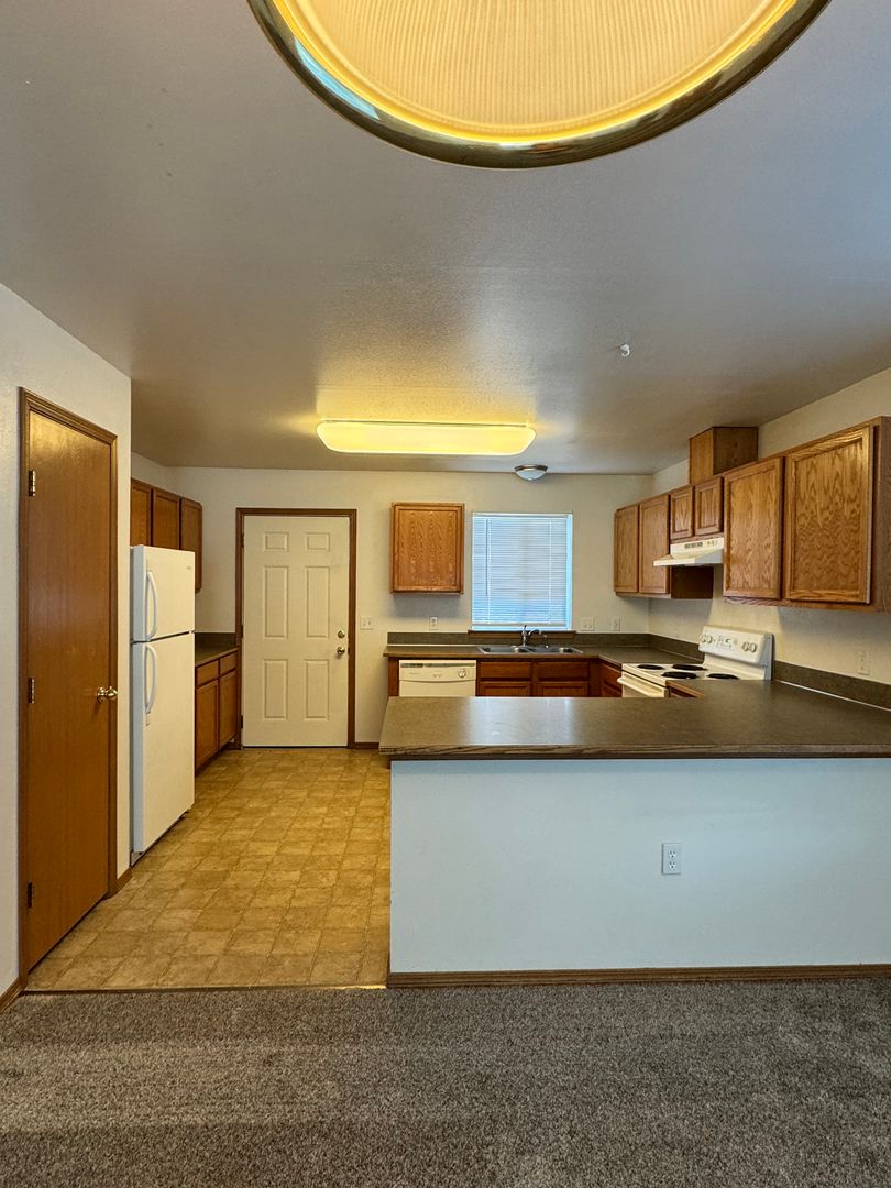 Yakima Apartment: 1708 S. 11th Ave