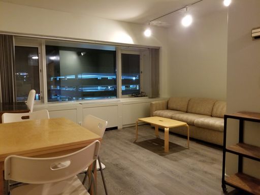 *SUMMER SPECIAL - NO APPLICATION FEE* U OF M STUDENTS -- Perfect Furnished One Bedroom Apartment in Downtown Ann Arbor – photo 1