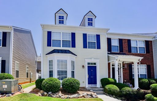 Nice Town home in Greer! – photo 1