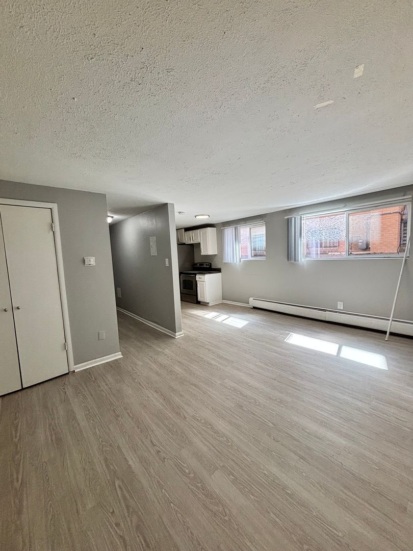 Aurora Apartment: 1437 North Moline Street