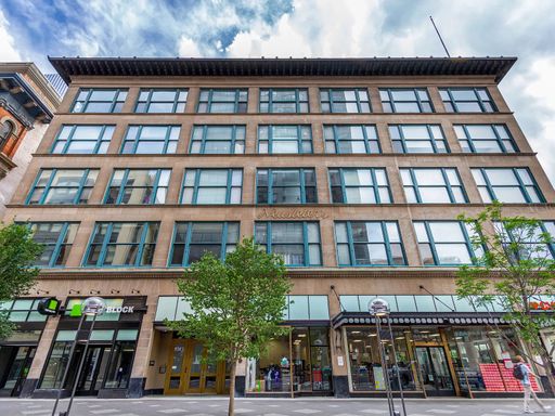 Historic Downtown Loft with Vaulted Ceilings | Walk to LoDo & Union Station! Available Now!! – photo 1