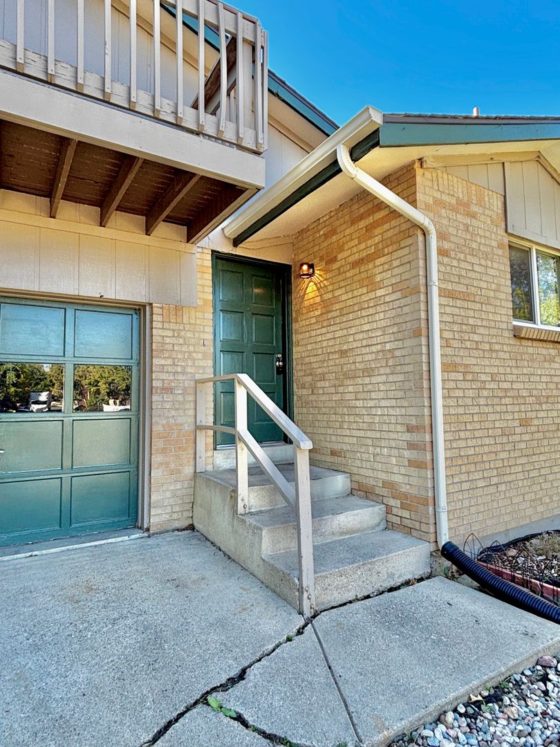 Wheat Ridge Apartment: 3510 -3512 Holland Ct