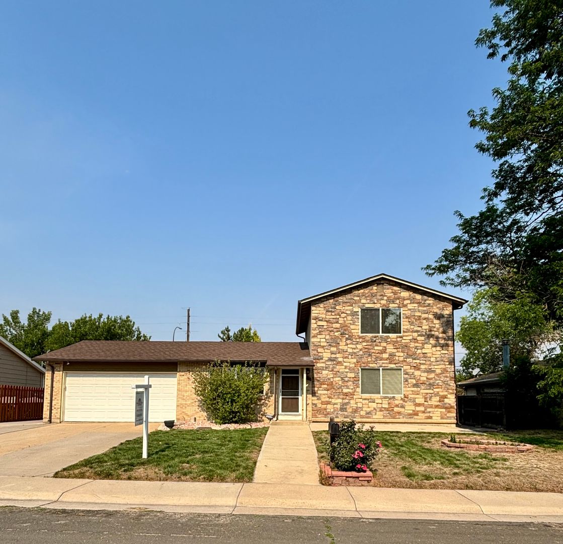 Arvada House: 7461 Webster St.