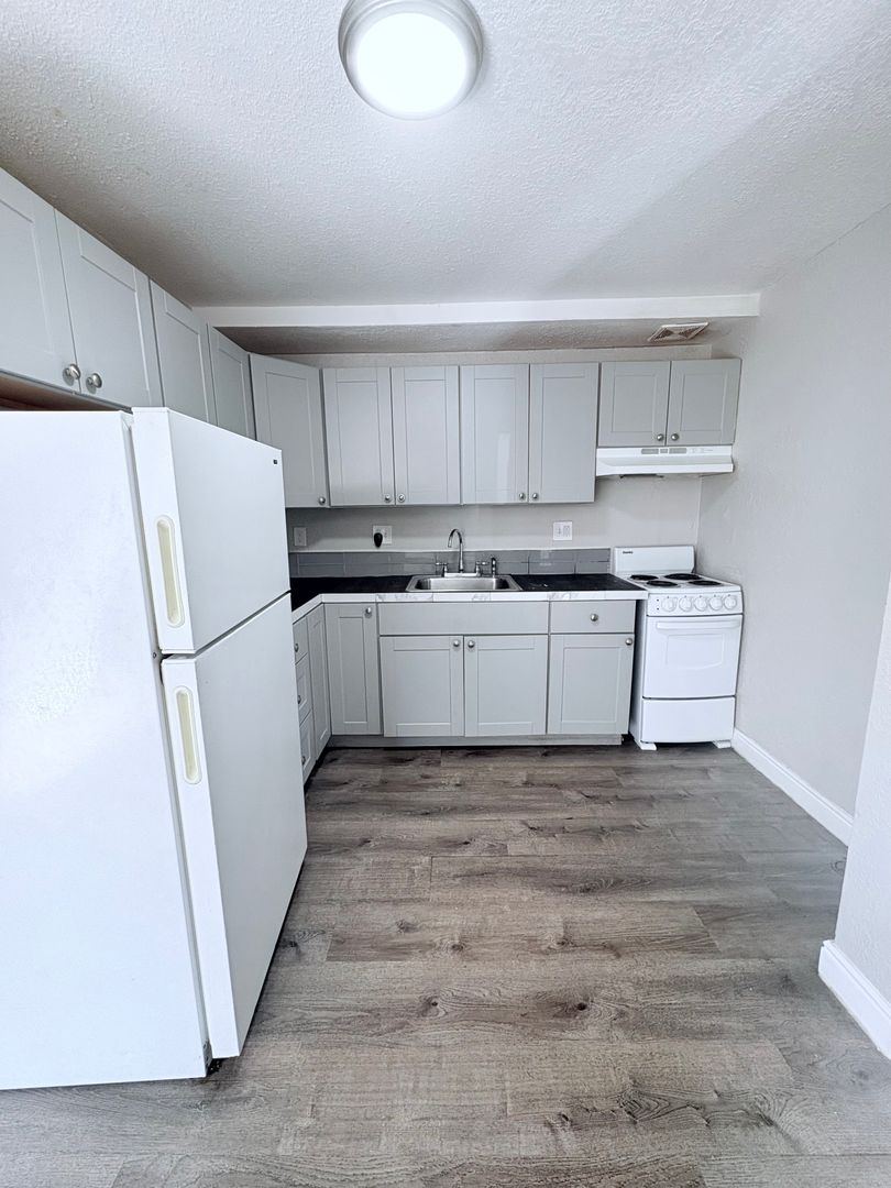 1666 Clinton St 4 of 14