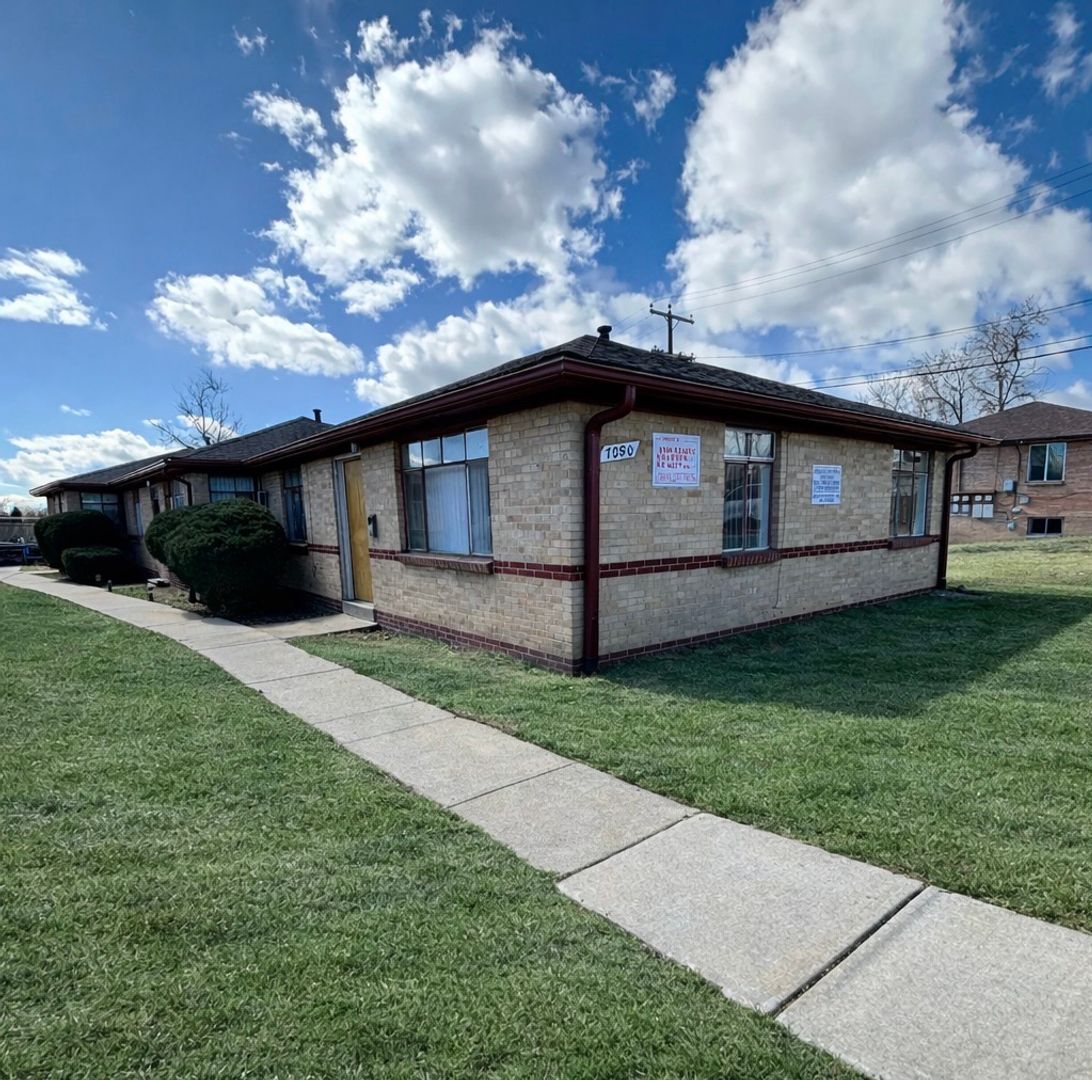 Lakewood Apartment: 7080-90 W. 16th Pl.