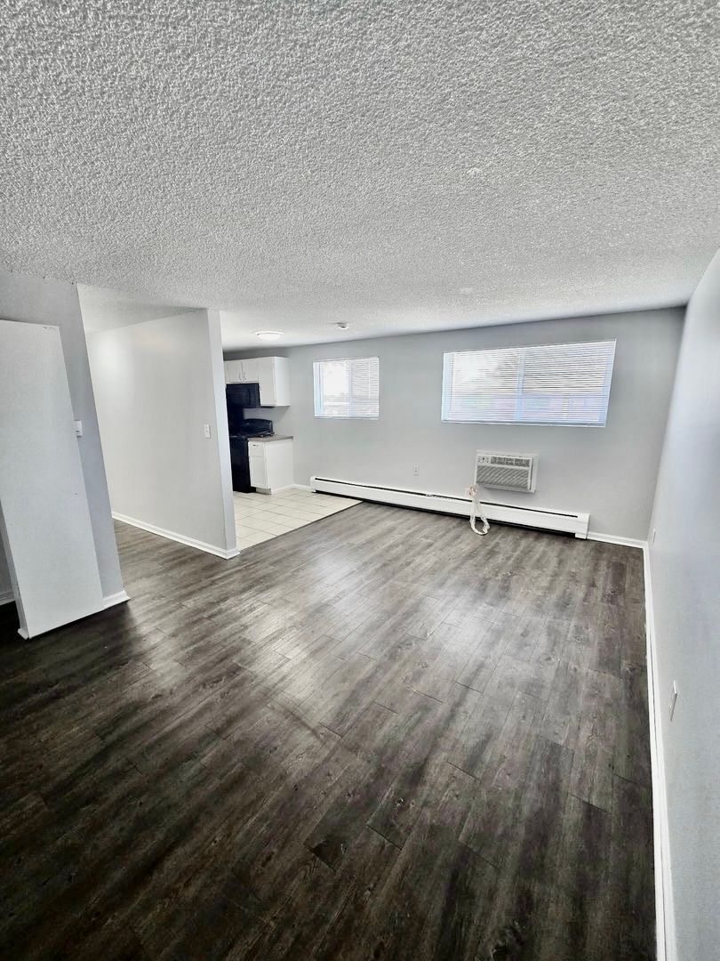 Aurora Apartment: 1437 North Moline Street