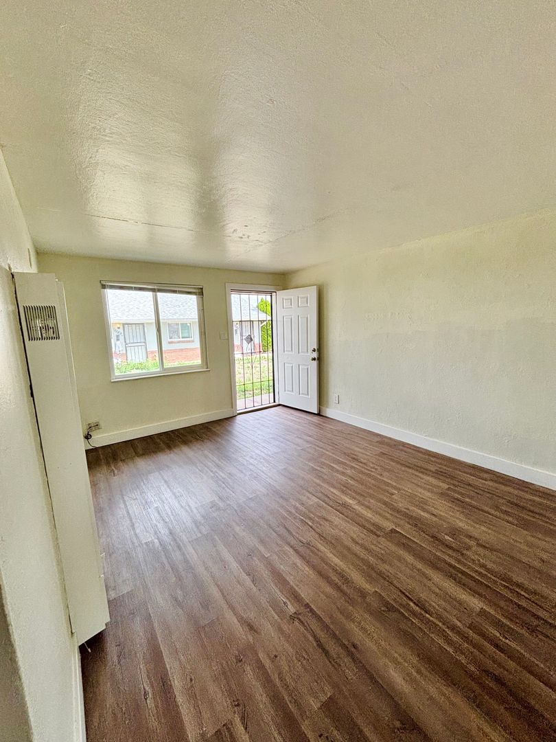 Aurora Apartment: 1159-1181 Akron Street