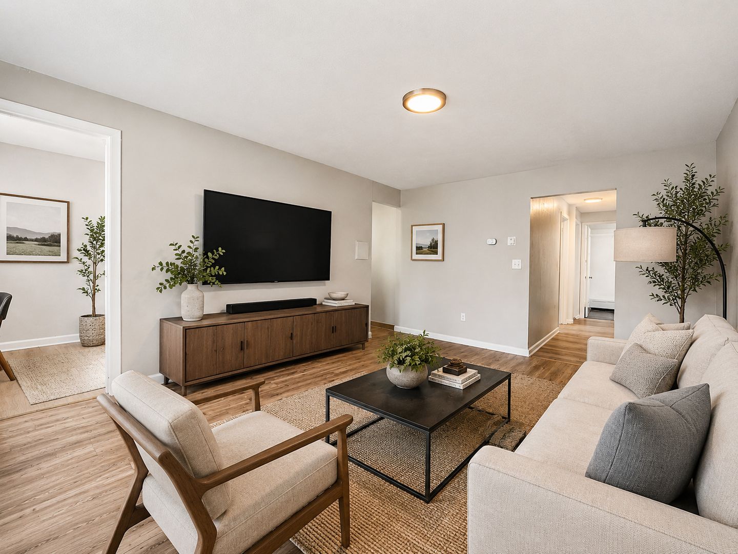 Aurora Apartment: 1422 Macon St