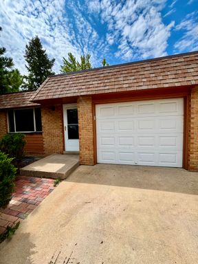 Newly Remodeled Golden Gem with Modern Finishes! Available Now! – photo 1