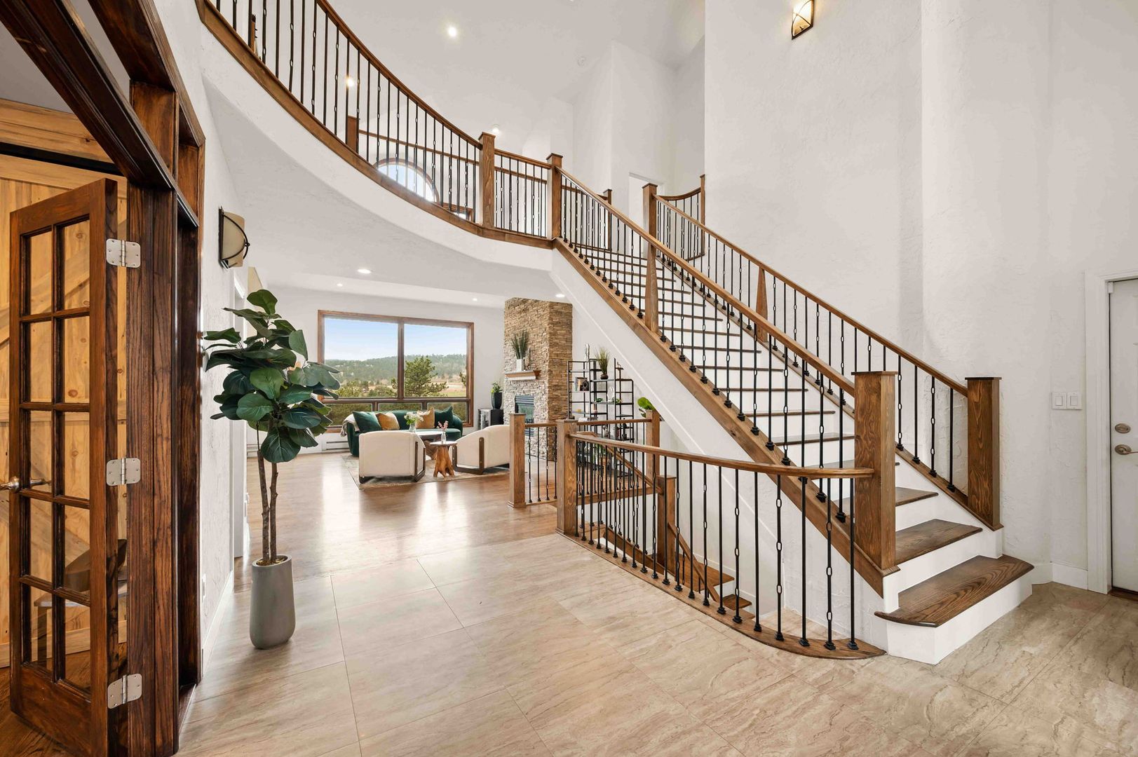 Exquisite Lookout Mountain Estate – Where Luxury and Lifestyle Converge! Available Now!!