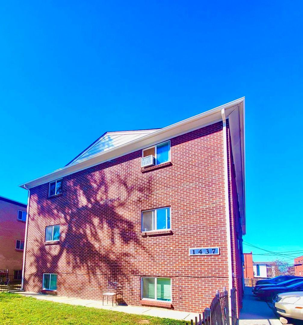 Aurora Apartment: 1437 North Moline Street