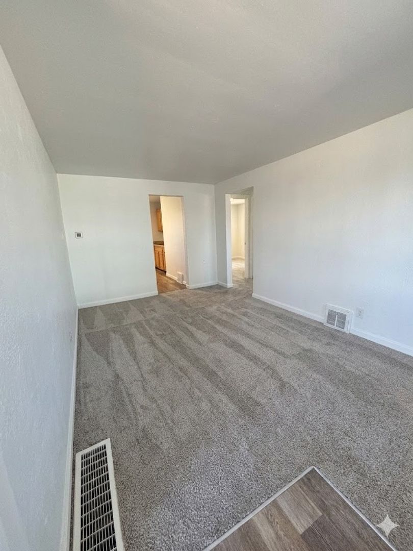 Aurora Apartment: 1159-1181 Akron Street