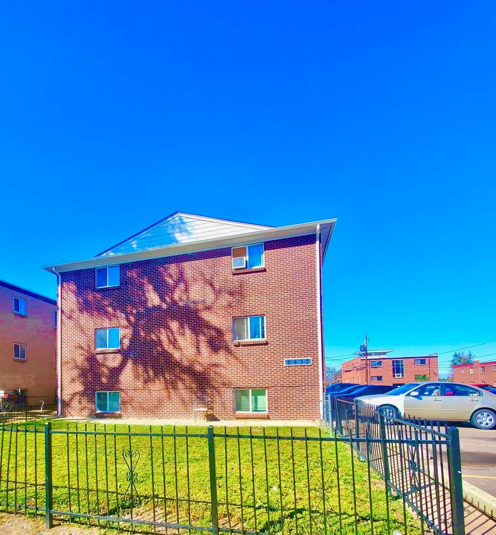 Aurora Apartment: 1437 North Moline Street
