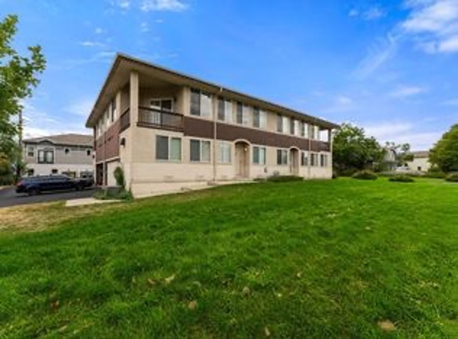 Move-In Special! Get $250 Off Your First Month – Gorgeous Lakewood Townhome with New Floors & 2-Car Garage!!