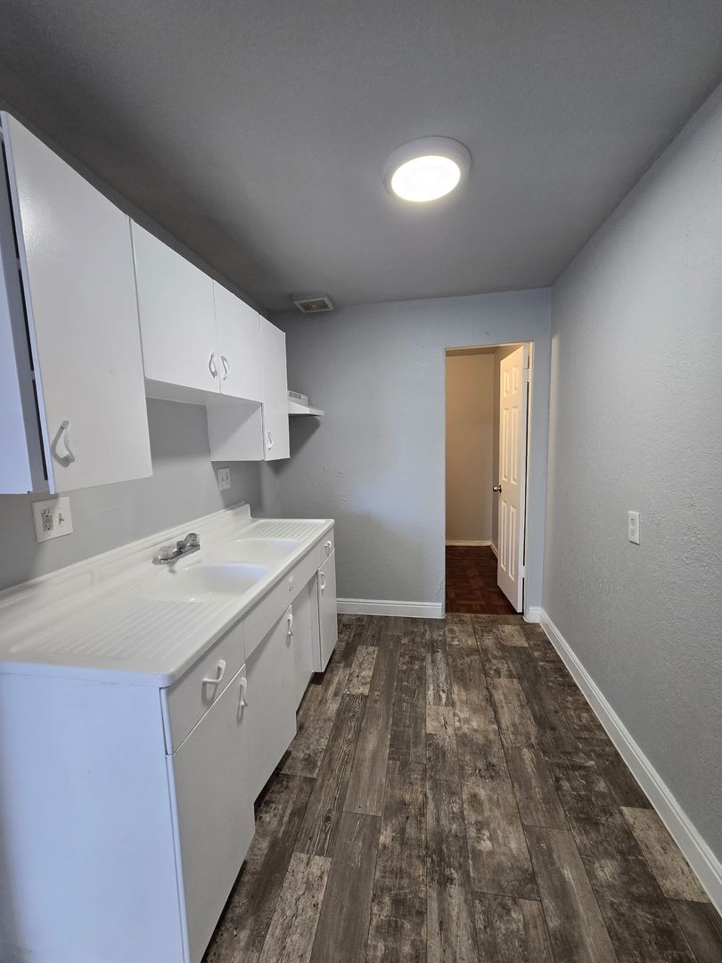 1666 Clinton St 3 of 9