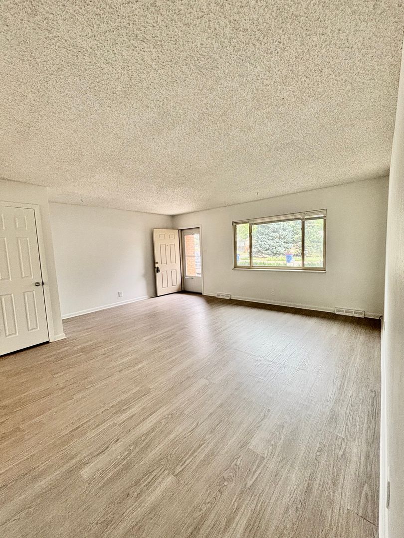 Golden Apartment: 16270-16272 W. 13th Avenue