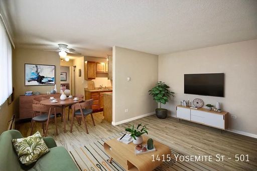 Convenient Denver Apartment with Private Parking & On-Site Laundry! Available Now! – photo 1