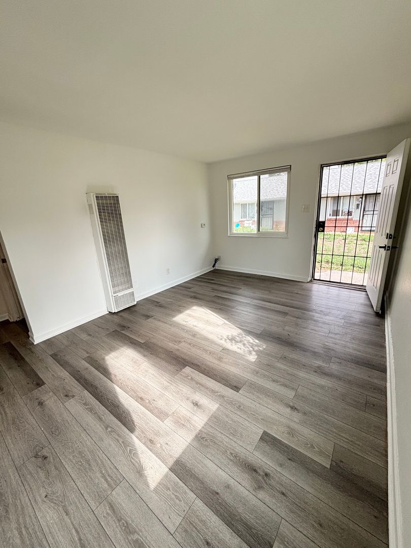 Aurora Apartment: 1159-1181 Akron Street