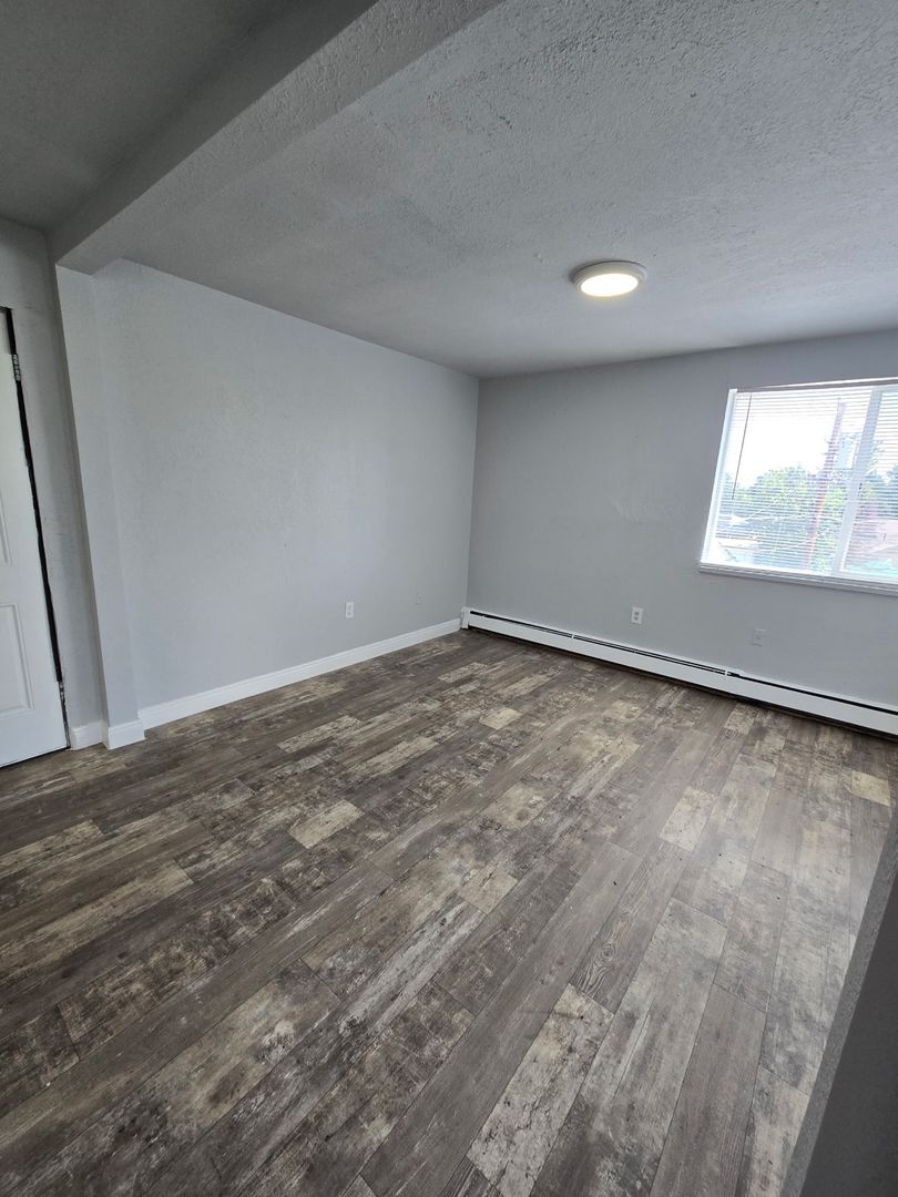 1666 Clinton St 2 of 9