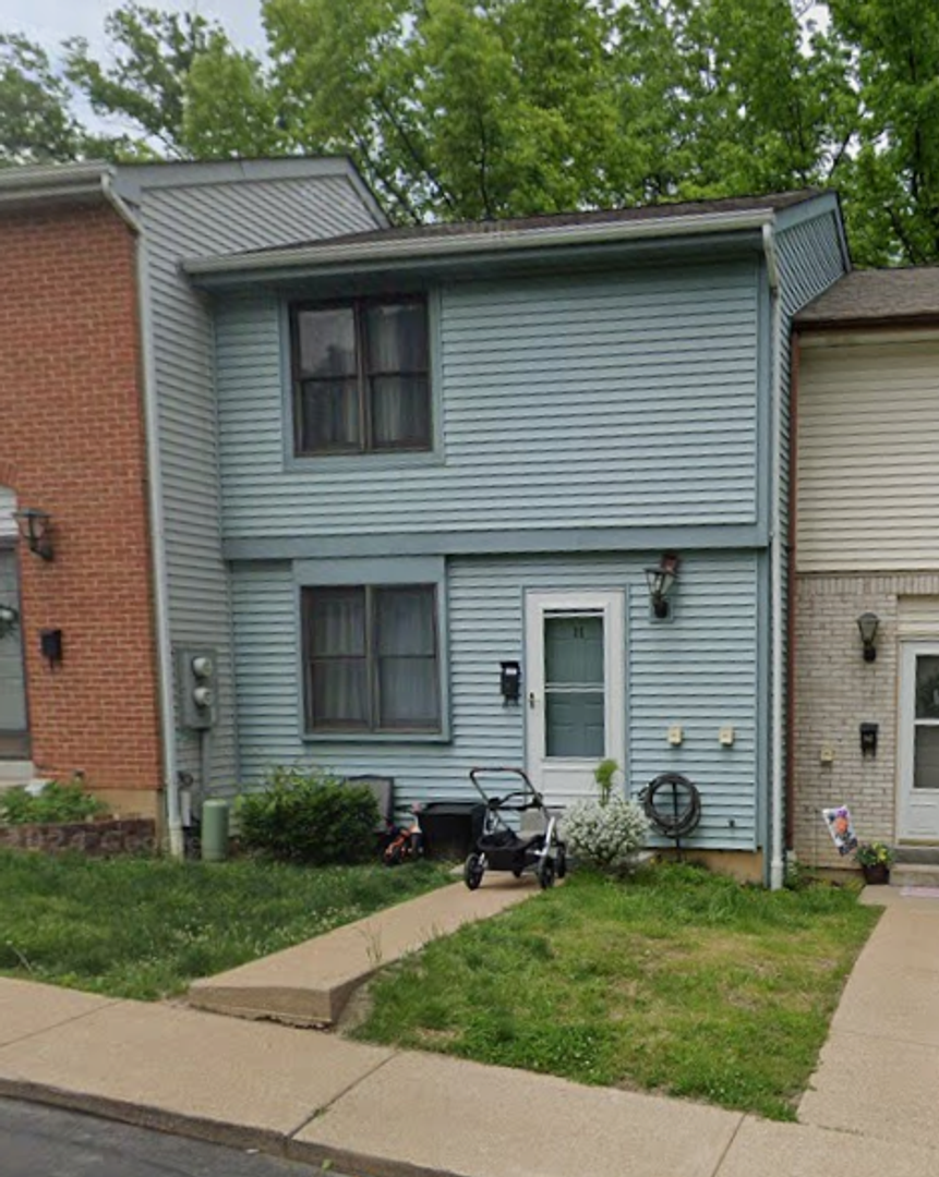 Washington Townhome: 11 Dubois Court