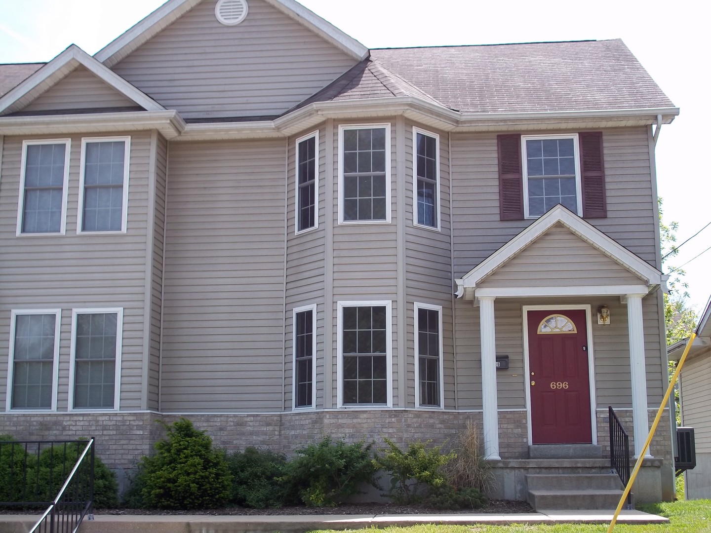 Washington House: 696 James Street