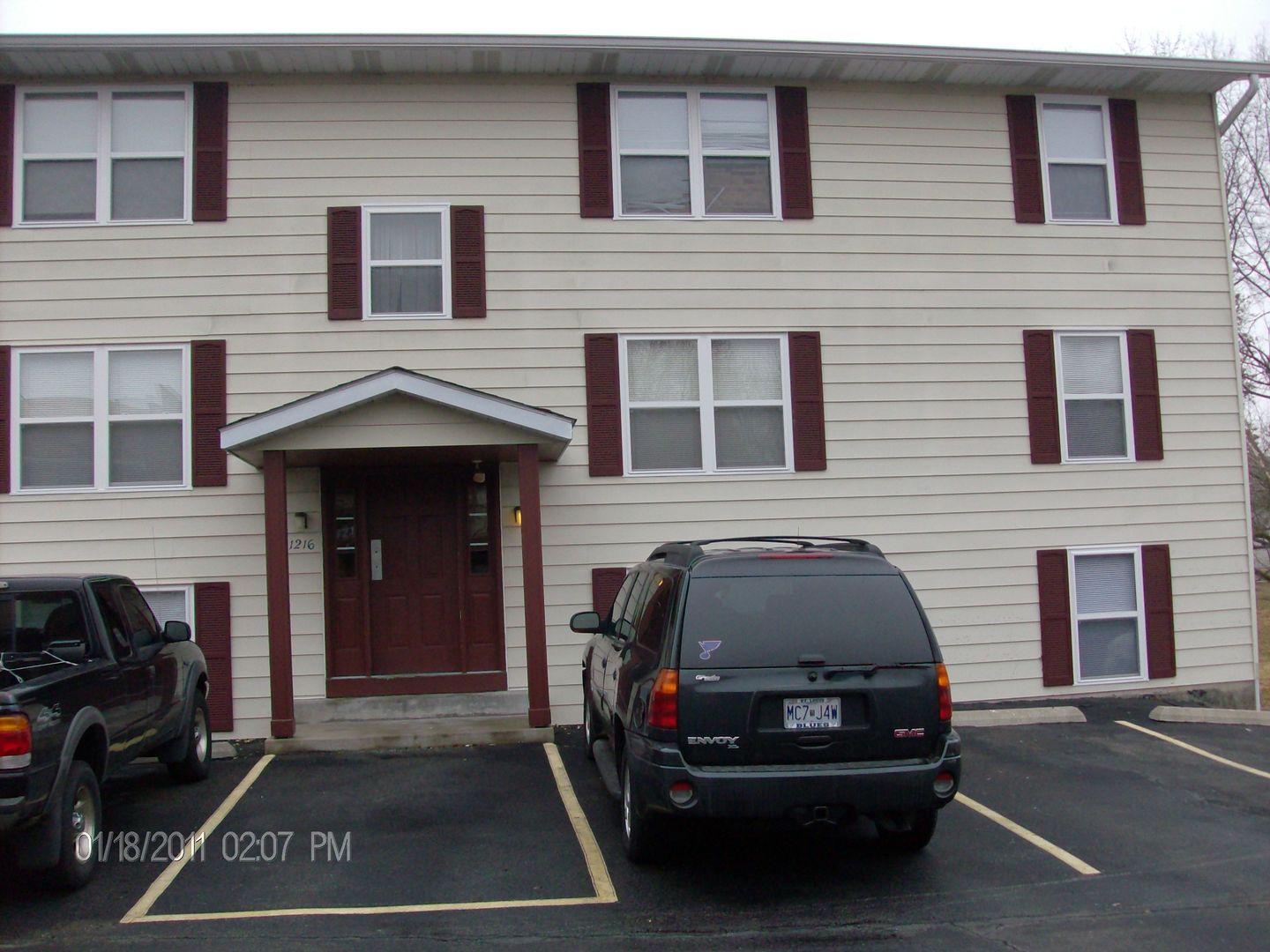 Washington Apartment: 1216 E 6th Street