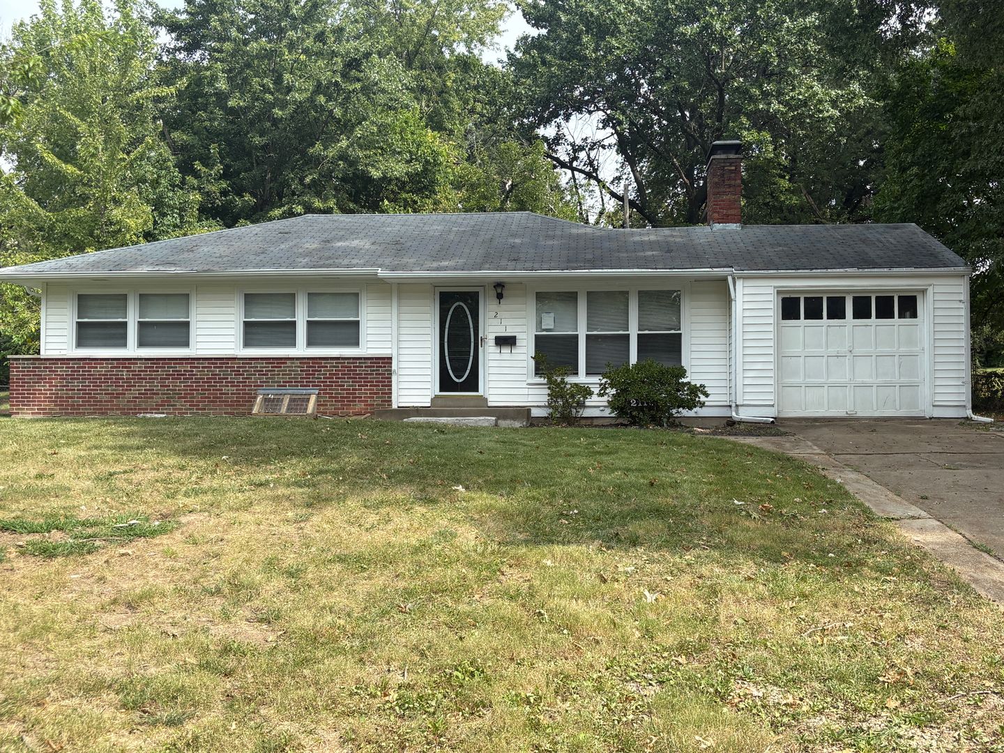Ferguson House: 211 Frost Avenue