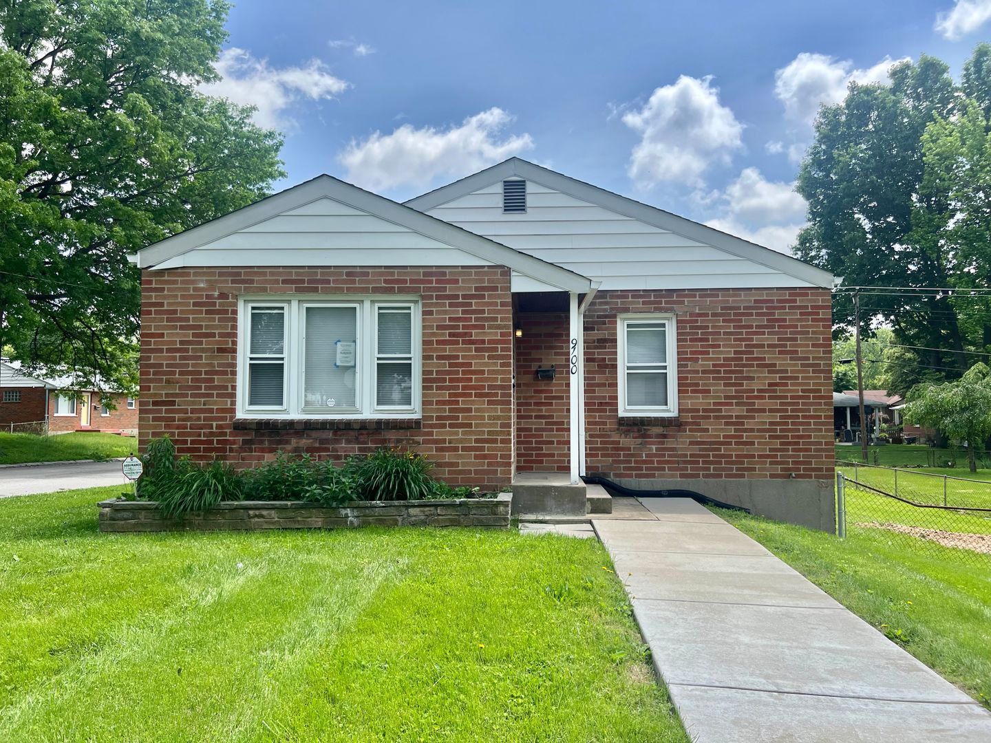 Berkeley House: 9100 Stansberry Avenue