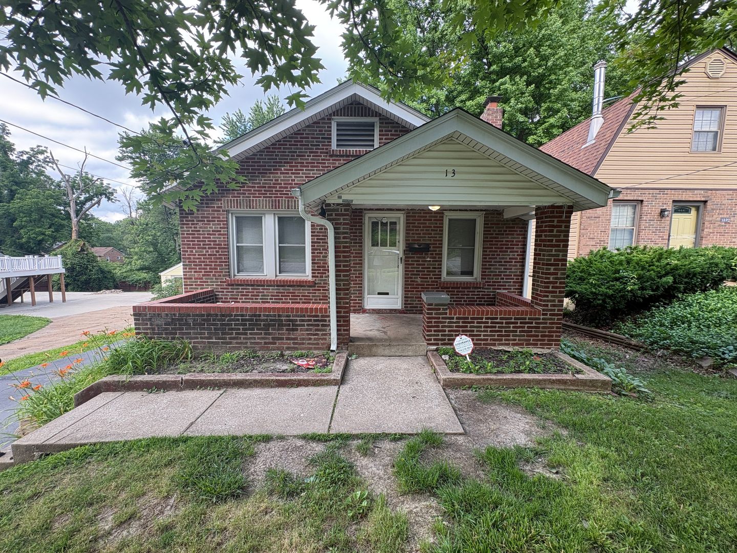 Ferguson House: 13 N Hartnett Avenue