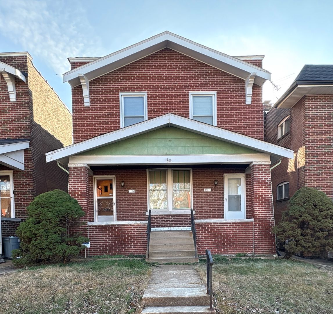 Saint Louis Apartment: 3234 Liberty Drive